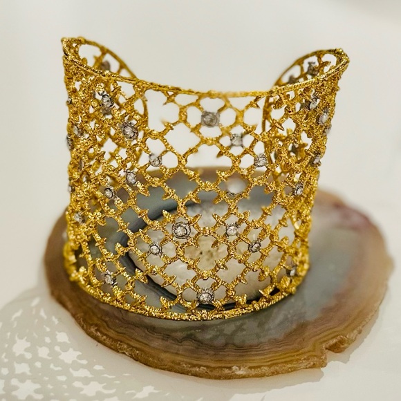 Gold & rhinestone cuff bracelet. - Picture 5 of 6